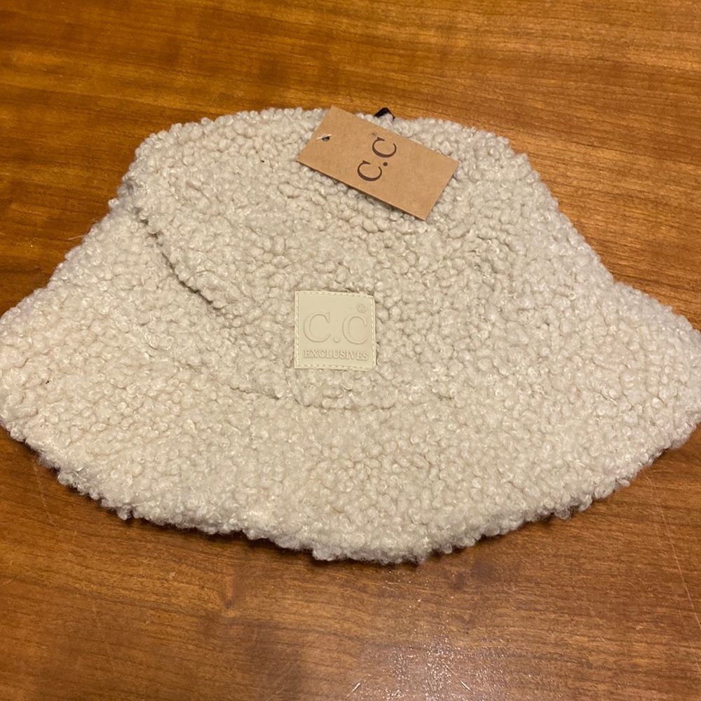 C.C. Exclusives women’s beige winter hat NWT